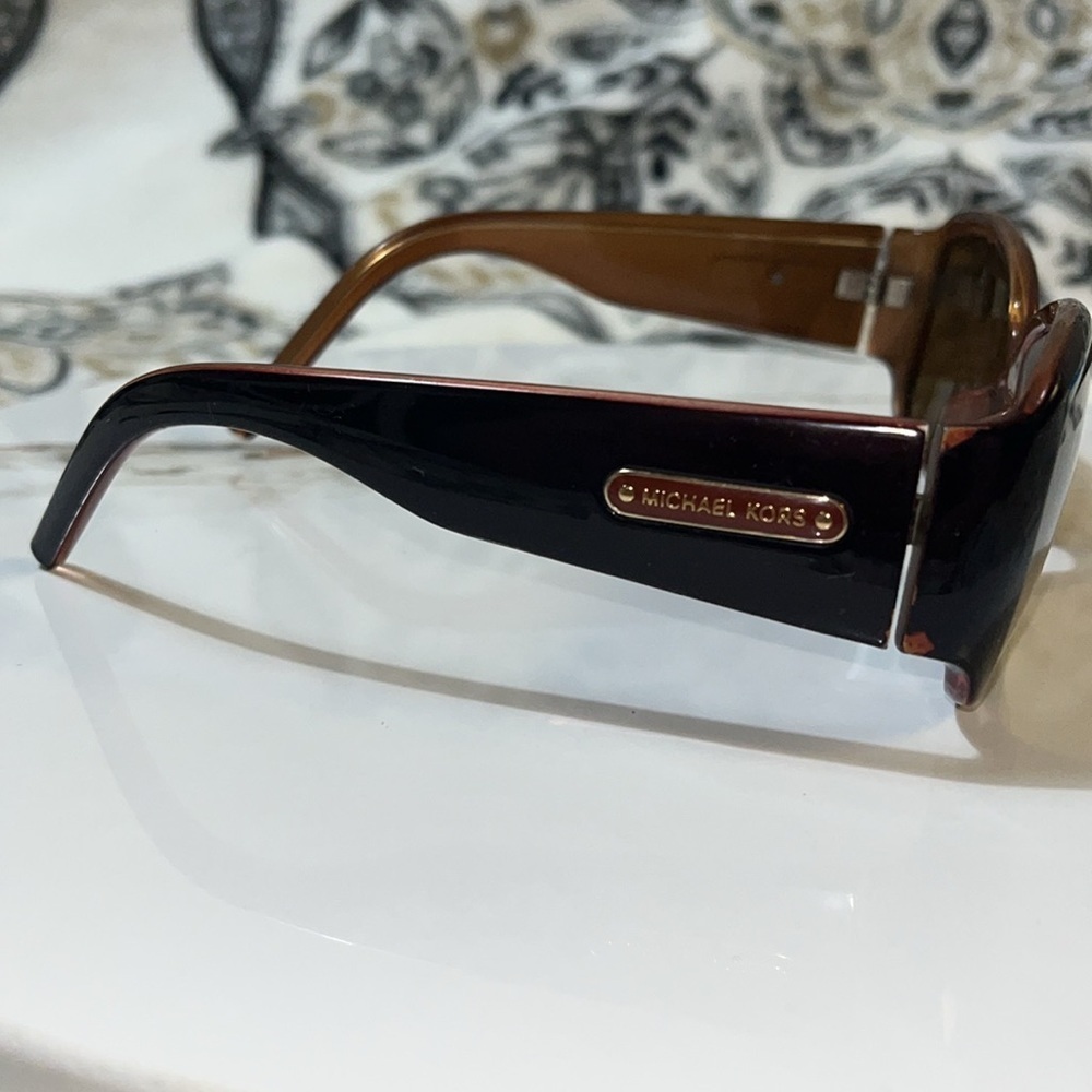 Michael Kors M2649S Sunglasses
by Michael Kors, Bordeaux, 57-15-135 - Picture 3 of 7